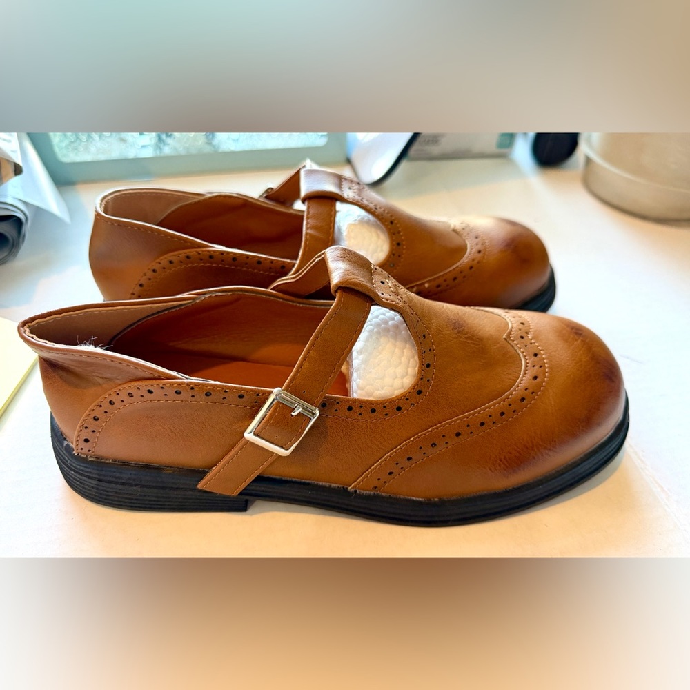 Classic Black and Brown Women's Mary Jane Brogue Loafers size 8 - Picture 8 of 10